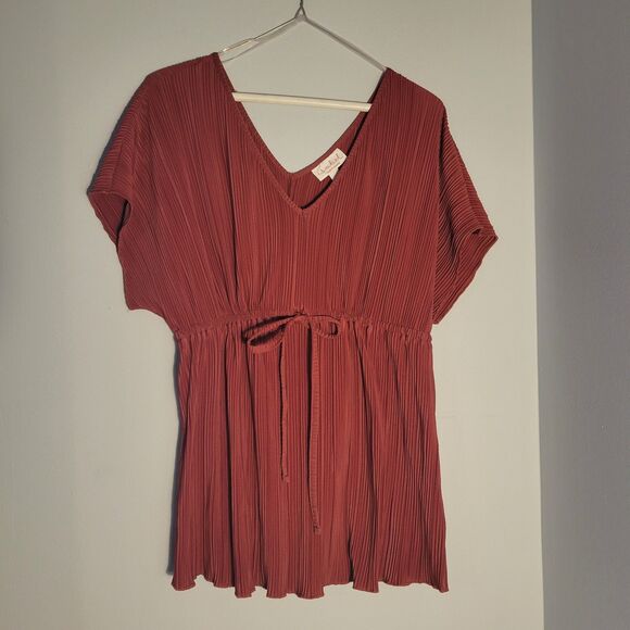 Isabel Maternity by Ingrid & Isabel Tops - Isabel Maternity by ingrid isabel Empire Waist Burgundy Accordion V Neck Small